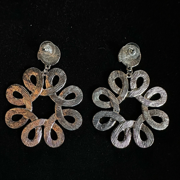 Women's Unbranded Silver Flower Earrings - Picture 3 of 4